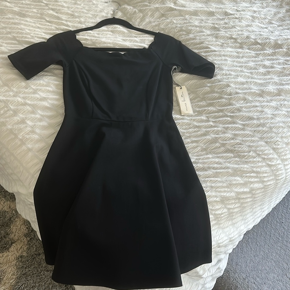 Nine Britton’s Scallop neck knee length dress